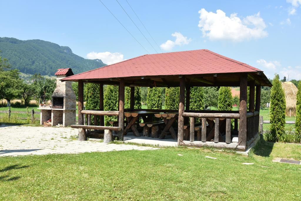 Serena Guesthouse Bran Bran  Exterior photo