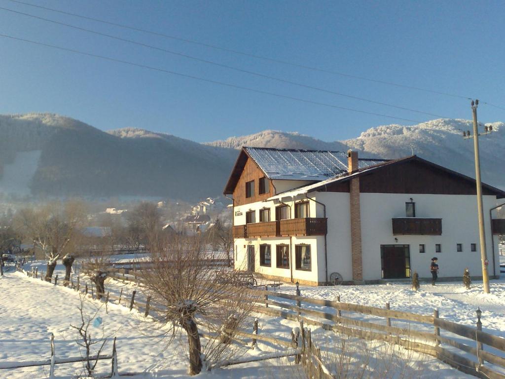 Serena Guesthouse Bran Bran  Exterior photo