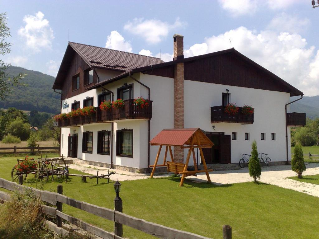 Serena Guesthouse Bran Bran  Exterior photo